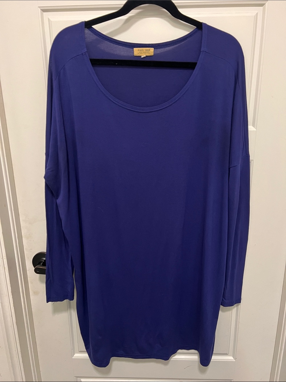 Piko 1988 Scoop Neck Long Sleeve Top in Blue
